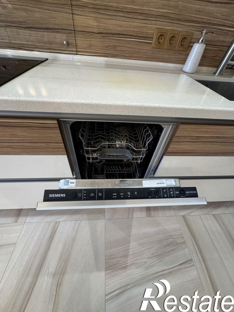 Купить квартиру за 10 990 000 рублей на Лозицкой, 8
