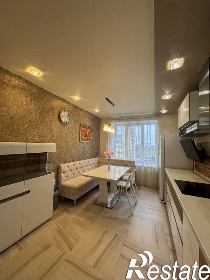 3-комн квартира Лозицкой, 8