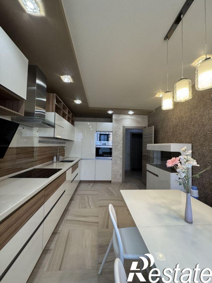 3-комн квартира Лозицкой, 8