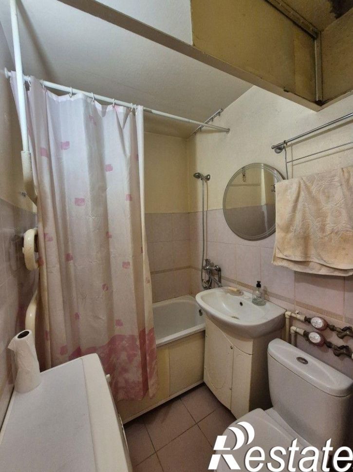 2-комн квартира Ворошилова ул, 32
