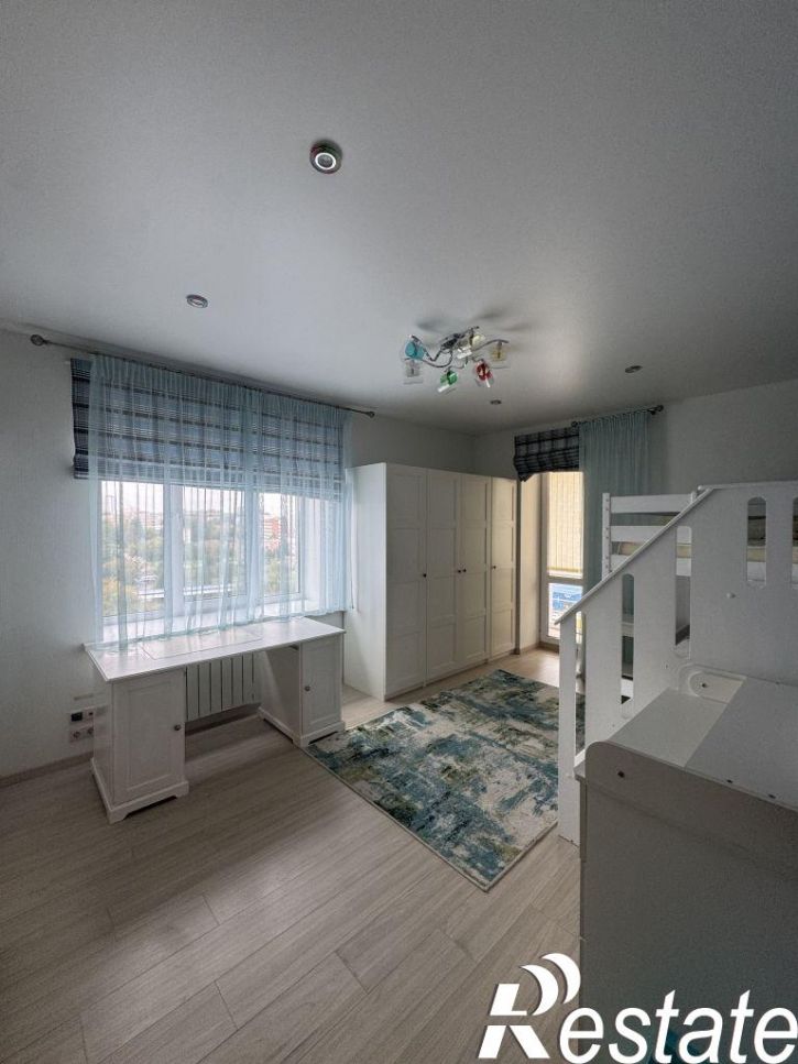 3-комн квартира Лозицкой, 8
