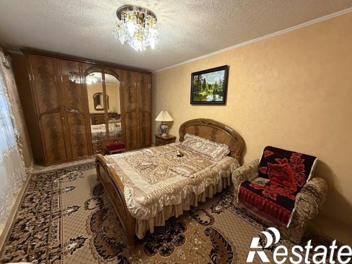 3-комн квартира Победы пр-кт, 138