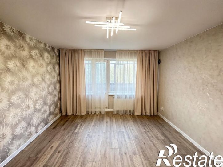 3-комн квартира ладожская, 35