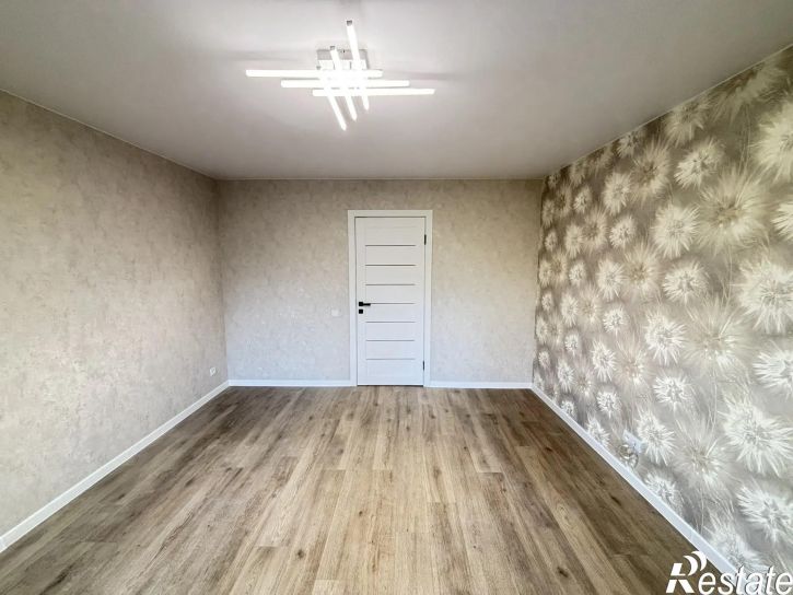 3-комн квартира ладожская, 35