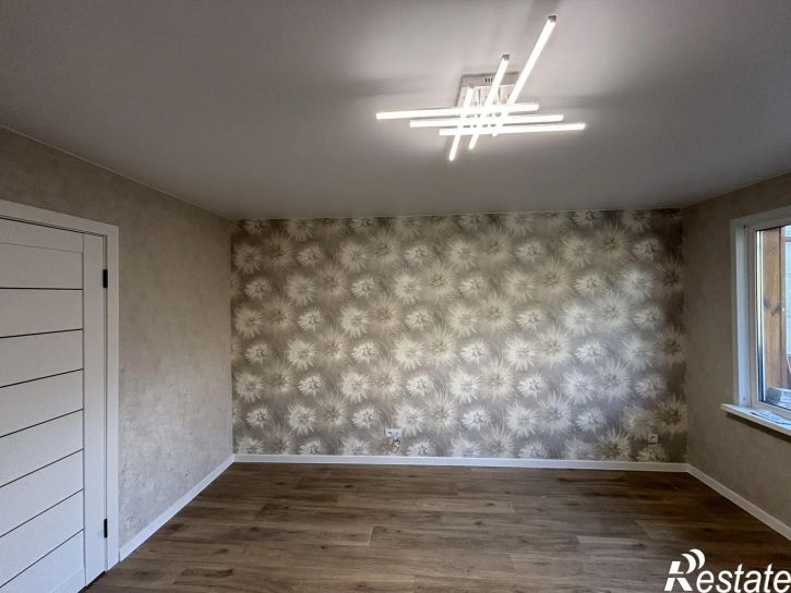 3-комн квартира ладожская, 35